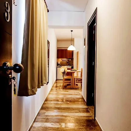 Apartment Polydoros *